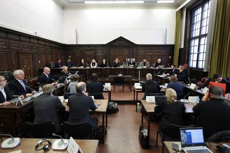 Zum sechsten Mal wird der mutmaßliche Chef der Entführer vom Gericht befragt.