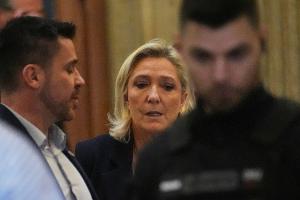 Auch in Berufung fordert die Anklage, Le Pen zeitweise das passive Wahlrecht zu entziehen. (Archivbild)