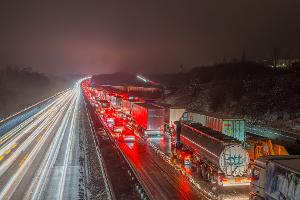Der stundenlange Stau auf der A3 in Hessen hat sich aufgelöst.