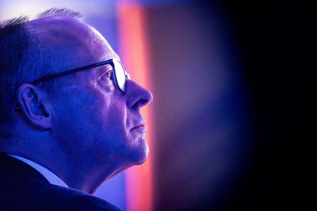 Bundeskanzler Friedrich Merz (CDU) hatte bei einem Besuch in Brandenburg gesagt, die Zahl der Asylerstanträge sei rückläufig, 