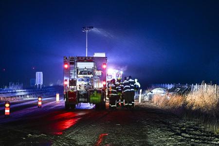 Es gab viele Unfälle auf Straßen.