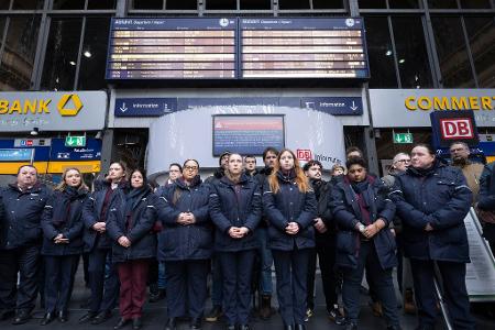 Der Zugbegleiter starb nach Faustschlägen gegen den Kopf