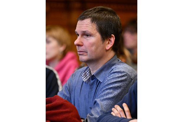 T.s Vater Wolfram Jarosch prangerte das Urteil als Ergebnis eines 