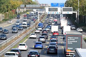 Die 2025 registrierten Staus auf den deutschen Autobahnen waren länger als im Vorjahr. (Archivbild)