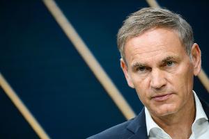 VW-Chef Oliver Blume spricht sich zusammen mit Stellantis-Chef Antonio Filosa dafür aus, Fahrzeuge für den EU‑Markt stärker an europäische Produktionsanforderungen zu knüpfen. (Archivbild)