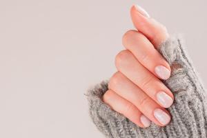 Die schönsten Maniküre-Ideen für kurze Nägel