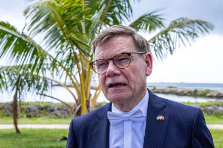 Bundesaußenminister Johann Wadephul (CDU) hat die Ausweisung eines Mitarbeiters der deutschen Botschaft in Moskau als völlig inakzeptabel kritisiert. 