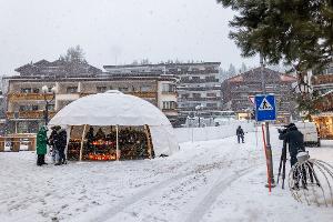 Die Gemeinde Crans-Montana greift jetzt bei Brandschutzmängeln durch. (Archivbild)