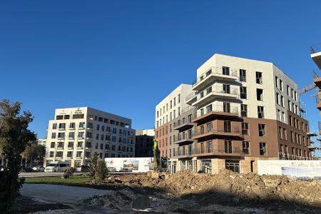 Bald sollen in die Neubauten die ersten Einheimischen einziehen.