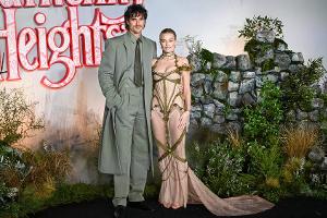 Jacob Elordi und Margot Robbie bezaubern in London