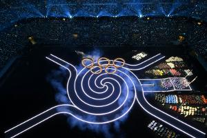 Olympisches Feuer in Mailand und Cortina entzündet