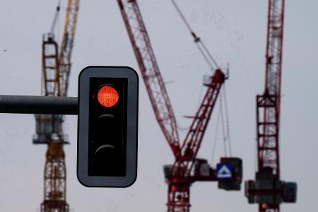 Seit Jahren bremsen immer neue Krisen die deutsche Wirtschaft aus. (Symbolbild)