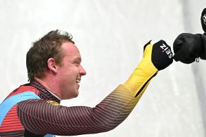 Bei Olympiasieg: Geisenberger will Loch die Füße küssen