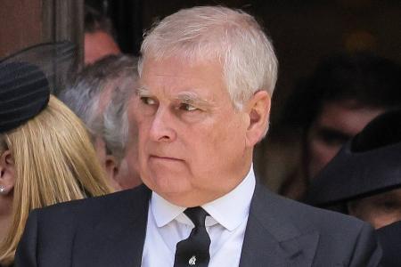 Warnplakate gegen Andrew Mountbatten-Windsor in Sandringham verteilt