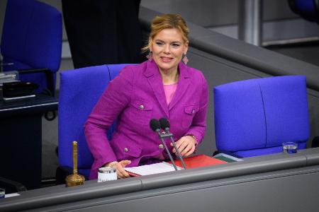 Wer keinen Hausausweis erhält, soll auch nicht mit öffentlichen Mitteln bezahlt werden, meint Bundestagspräsidentin Klöckner. (Archivfoto)