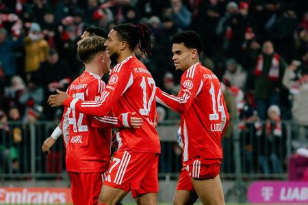 FC Bayern vs. Wolfsburg: Noten und Einzelkritik - Der FC Bayern ist mit einem fulminanten Heimsieg gegen den VfL Wolfsburg ins neue Jahr gestartet. Die Gäste aus Niedersachsen schoss die Kompany-Elf am Sonntag mit 8:1 aus dem Stadion. Alle Bayern-Stars in der Einzelkritik: