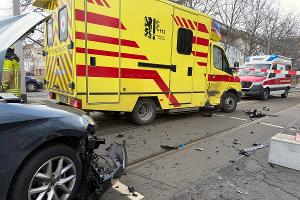 © Feuerwehr Dresden
Beide Fahrzeuge wurden erheblich beschädigt.