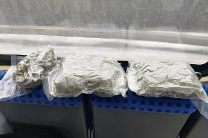 Fotobeschreibung: aufgefundene Drogen bei Zuggast

Foto-Credit bei Übernahme: Bundespolizeiinspektion Stralsund