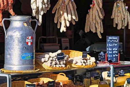 Frankreich, Portes Du Soleil, Campingplatz des Monats, Camping L‘Oustalet, Savoyen, Wurstwaren