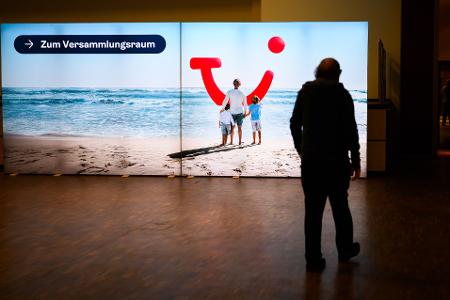 Vor seiner Hauptversammlung legte der Reisekonzern für das Quartal bis Ende Dezember gute Zahlen vor.