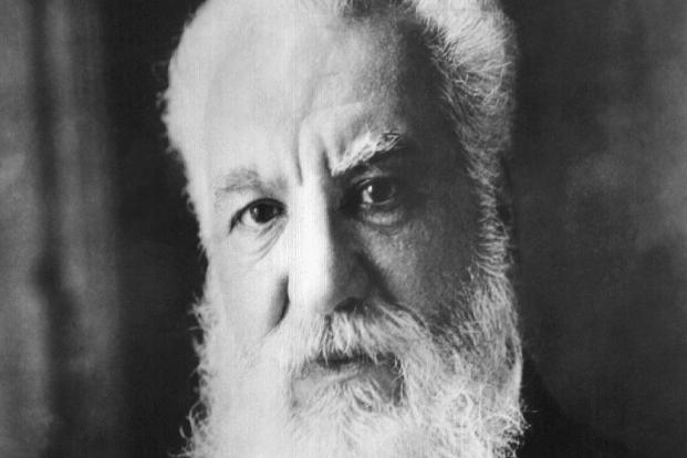 Alexander Graham Bell setzte sich in einem Patentkrimi um die Erfindung des Telefons mit technischem Genie und juristischer Skrupellosigkeit durch.