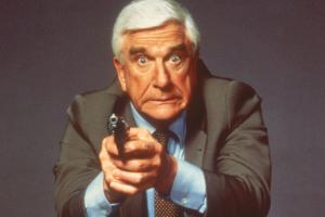 Leslie Nielsen in "Die nackte Kanone"