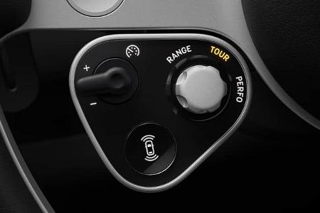 Ferrari Luce, Lenkradtasten