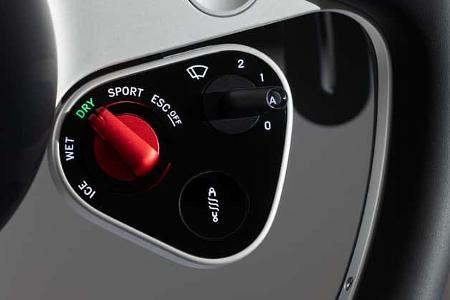 Ferrari Luce, Lenkradtasten