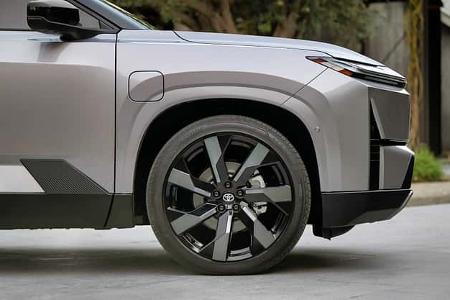 02/2026 Toyota Highlander BEV