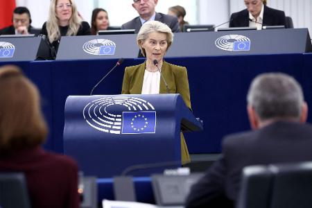 Ursula von der Leyen betonte die Bedeutung des Bürokratieabbaus für Europas Wettbewerbsfähigkeit. 