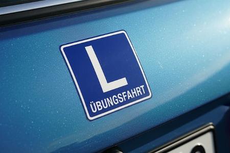 Übungsfahrt-Aufkleber