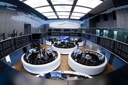 Geschäfte außerhalb der Aktienmärkte stabilisieren die Deutsche Börse. (Archivbild) 