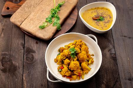 Linsen-Dal mit Blumenkohl