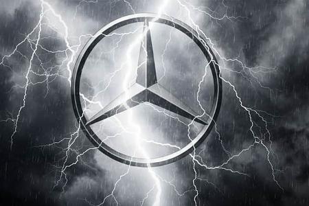 Mercedes Logo Stern Gewitter