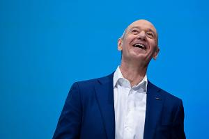 Siemens-Chef Roland Busch hat Grund zur Freude: Geschäftszahlen und Aktienkurs entwickeln sich gut.