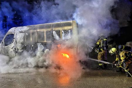 Ausgebrannter Transporter