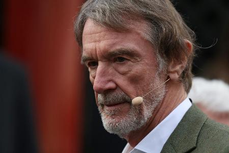 Uniteds Ratcliffe entschuldigt sich für 