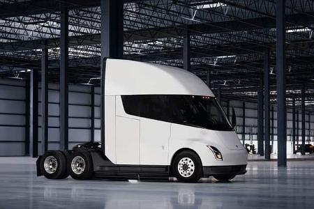 12/2025 Tesla Semi Elektro-Lkw