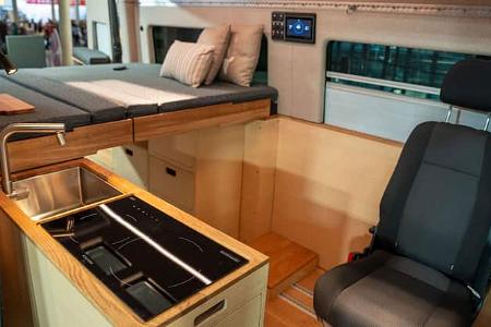 Re:van MAN TGE Küche und Bett