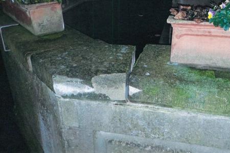 Beschädigter Maximilianbrunnen