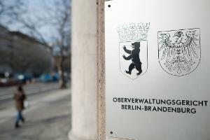 Nach einer Entscheidung des OVG Berlin-Brandenburg steht einem Mitarbeiter eines AfD-Abgeordneten kein eigener Parlamentsausweis zu. (Sxmbolbild)