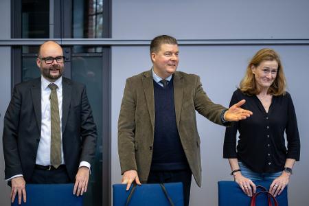 In Potsdam werden die Länder vertreten von Andreas Dressel (m), Hamburgs SPD-Finanzsenator und aus dem sächsichen Kabinett Finanzminister Christian Piwarz (CDU) und seine Kieler Grünen-Amtskollegin Silke Schneider. (Archivfoto)