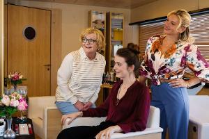 "Das Traumschiff" am Ostersonntag: Auch Evelyn Burdecki geht an Bord