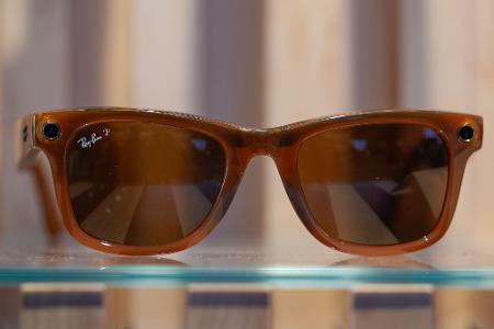 Die Meta-Brillen sind mit Kamera, Mikrofon und Lautsprechern ausgestattet. (Archivbild)