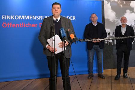 Länder-Verhandlungsführer Andreas Dressel hält den Tarifabschluss für vertretbar.