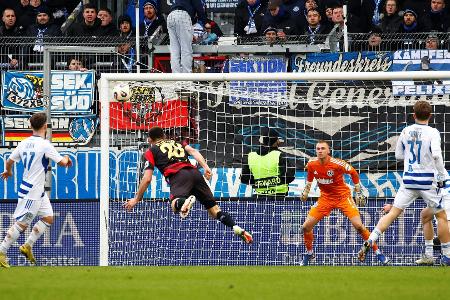 Duisburg geht unter - Verl neuer Tabellenführer