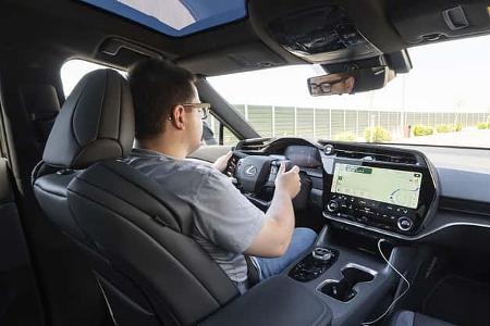 Lexus RZ 550e F Sport