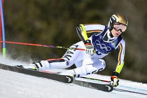 Überraschung im Riesenslalom: Dürr auf Medaillenkurs