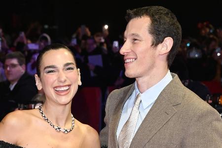 Dua Lipa und Callum Turner: Süßer Pärchenauftritt auf der Berlinale