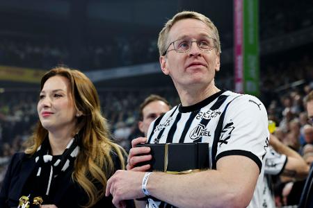 Handball-Fan Daniel Günther bei den Zebras.